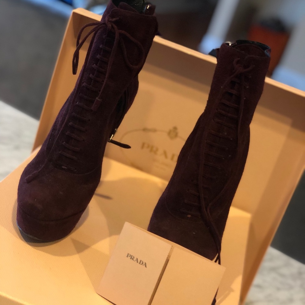ONCE worn Prada Boots - Picture 4 of 5
